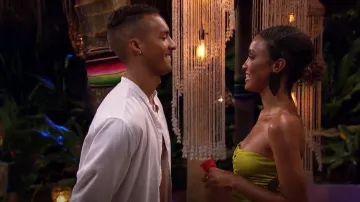 Dulce Structured Mini Dress Green usado por Serene Russell como se ve en Bachelor in Paradise (S08E12)