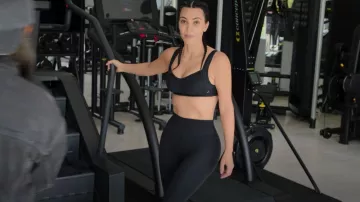 Lululemon Align™ High Rise Pant usado por Kim Kardashian como se ve en The Kardashians (S02E08)