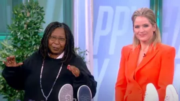 Alex Perry Landon Neon Blazer de doble pecho usado por Sara Haines como se ve en The View el 10 de noviembre de 2022