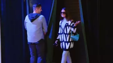 Valentino Intarsia Knit Cardigan usado por Lisa Barlow como se ve en The Real Housewives of Salt Lake City (S03E07)