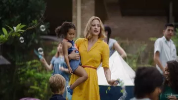 The yellow dress with tropical flowers & Other Stories of Natalie (Lili Reinhart) in the movie One Life or the Other