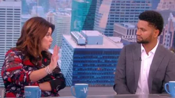 Diane von Furstenberg Devanna Midi Mesh Vestido usado por Ana Navarro visto en The View el 11 de noviembre de 2022