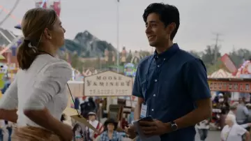 H&m Cotton Shirt Regular Fit porté par Gabriel Martin (Pablo Castelblanco) vu dans Alaska Daily (S01E04)