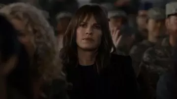 Theory Caris­sa Wool-Blend Blaz­er worn by Eileen Fitzgerald (Hilary Swank) as seen in Alaska Daily (S01E05)