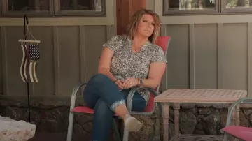 LuLaRoe Layla Mandarin Split Collar Top porté par Meri Brown comme on le voit dans Sister Wives (S17E08)
