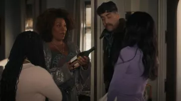 David Bowie Aladdin Sane Camiseta destruida usada por Viola 'Vi' Marsette (Lorraine Toussaint) como se ve en The Equalizer (S03E05)