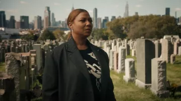 Valentino Stud Embellished Collar Long Coat porté par Robyn McCall (Queen Latifah) comme on le voit dans The Equalizer (S03E05)