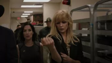 Theory Etiennette Blazer worn by Beth Dutton (Kelly Reilly) as seen in Yellowstone (S05E01)