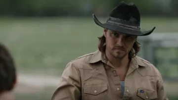 Wrangler Retro Tan Sol­id Long Sleeve Western Shirt worn by Kayce Dutton (Luke Grimes) as seen in Yellowstone (S05E02)