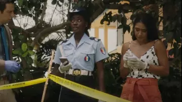 H&M Linen Top in Light Patterned worn by DS Florence Cassell (Joséphine Jobert) as seen in Death in Paradise (S11E02)