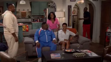 Sergio Tacchini Ghibli Pantalon de survêtement porté par Calvin Butler (Cedric the Entertainer) vu dans The Neighborhood (S05E07)