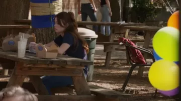 AG Jeans Mari Jeans porté par Stella Walker (Violet Brinson) vu dans Walker (S03E05)
