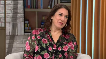 Alice + Olivia Eloise Blouse worn by Sarah Gelman as seen in CBS Mornings on November 15, 2022