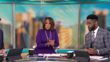 Target x Sergio Hudson Strong Shoulder Sweater Midi Vestido usado por Gayle King como se ve en CBS Mornings el 16 de noviembre de 2022
