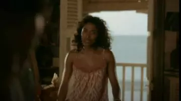 Rue 21 Or­ange & White Geo Ltwt Breezy Sleeveless Top worn by DS Camille Bordey (Sara Martins) as seen in Death in Paradise (S02E02)