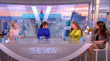 Minifalda Theory Tweed Flared-Hem usada por Alyssa Farah como se ve en The View el 16 de noviembre de 2022