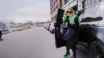 Primer bolso de Fendi usado por Heather Gay como se ve en The Real Housewives of Salt Lake City (S03E08)