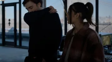Chaqueta de camisa cepillada de punto a cuadros Madewell usada por Olive Stone (Luna Blaise) como se ve en Manifest (S04E05)