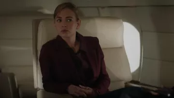 Theory Women's Staple Blazer B worn by Laura Stensen (Britt Robertson) as seen in The Rookie: Feds (S01E04)