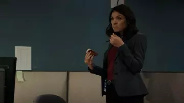 Teoría Carissa Blazer usada por Drea Mikami (Ellen Tamaki) como se ve en Manifest (S04E08)