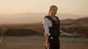 Elie Tahari Leena Straight Leg Plaid Pants worn by Laura Stensen (Britt Robertson) as seen in The Rookie: Feds (S01E07)