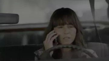 Madewell Simple Stacking Ring Set worn by Judy Hale (Linda Cardellini) as seen in Dead to Me (S03E03)