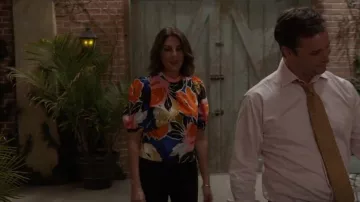 Ted Baker Azura Puff Sleeve Top porté par Sophie Devereaux (Gina Bellman) comme on le voit dans Leverage: Redemption (S02E01)