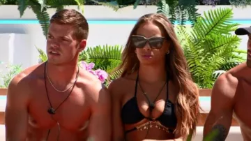 Bikini SHEIN Lace Up Halter Triangle porté par Danica Taylor vu dans Love Island (S08E37)