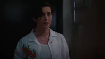 Carleen Camp-Collar Floral-Print Cotton-Voile Shirt usada por Sarah Finley (Jacqueline Toboni) como se ve en The L Word: Generation Q (S03E01)