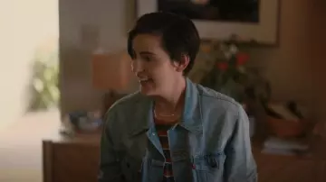 Levis Ex Boyfriend Trucker Chaqueta usada por Sarah Finley (Jacqueline Toboni) como se ve en The L Word: Generation Q (S03E01)