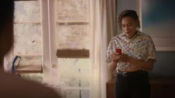 R13 Cropped Floral Shirt worn by Sophie Suarez (Rosanny Zayas) as seen in The L Word: Generation Q (S03E01)