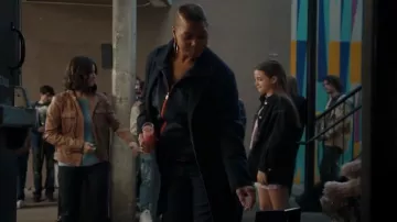 Pantalon de jogging en laine Dolce & Gabbana Pinstripe porté par Robyn McCall (Queen Latifah) vu dans The Equalizer (S03E06)