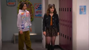 Sudadera con capucha Jungles Off Beat usada por Colby (Malachi Barton) como se ve en The Villains of Valley View (S01E17)