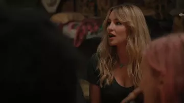 Vanessa Mooney Le collier Juna Eagle porté par Laramie (Hassie Harrison) vu à Yellowstone (S05E03)
