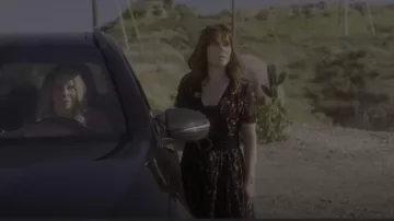 Ba&sh Bud­dy Vel­vet Belt worn by Judy Hale (Linda Cardellini) as seen in Dead to Me (S03E10)