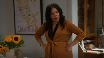 L'Agence Ju­ni Tas­sel Belt Cardi­gan worn by Rosie (Selenis Leyva) as seen in Lopez vs. Lopez (S01E03)