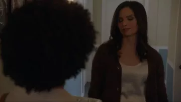 Brunello Cucinelli Stretch Silk Satin Tank porté par Jessica Knight (Katrina Law) vu dans NCIS (S20E08)