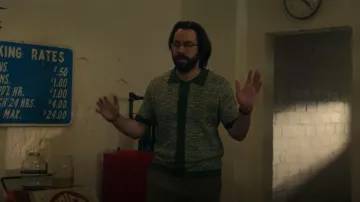 Far Afield Zig­ger Short Sleeve Cardi­gan worn by Mitch Keller (Garrett Hedlund) as seen in Tulsa King (S01E01)