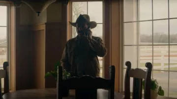 Westport Lifestyle Corduroy Trucker Jacket usada por Armand Truisi (Max Casella) como se ve en Tulsa King (S01E02)