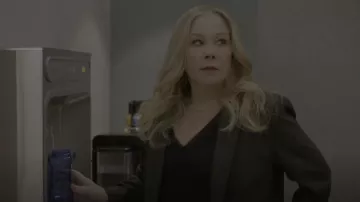 Halogen Raw Edge Tank worn by Jen Harding (Christina Applegate) as seen in Dead to Me (S03E06)