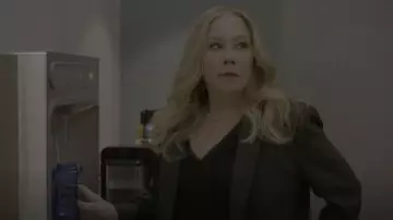 Halogen Raw Edge Tank worn by Jen Harding (Christina Applegate) as seen in Dead to Me (S03E06)