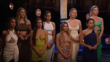 Oh Polly Dulce Mini Robe Structurée Verte portée par Geneviève vue dans Bachelor in Paradise (S08E15)