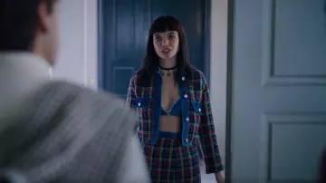 Bershka Contrasting Denim Mini Skirt portée par Mencía Blanco (Martina Cariddi) vue dans Elite (S06E03)