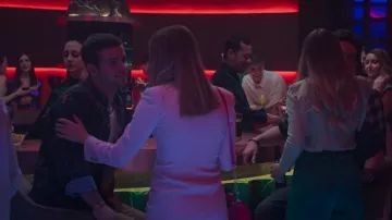 Asos Desing Boxy Over­sized Shirt worn by Samuel Garcia (Itzan Escamilla) as seen in Elite (S06E03)