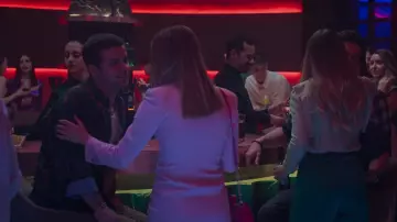 Asos Desing Boxy Over­sized Shirt worn by Samuel Garcia (Itzan Escamilla) as seen in Elite (S06E03)