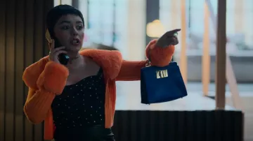 Furla 1927 Logo Plaque Tote Bag porté par Ari Blanco (Carla Díaz) comme vu dans Elite (S06E03)