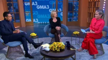 Donna Karan Ribbed Sweetheart Sweater worn by Amy Robach as seen in Good Morning America on November 22, 2022