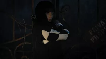 Zara Check Print Top usado por Wednesday Addams (Jenna Ortega) como se ve en Wednesday (S01E06)