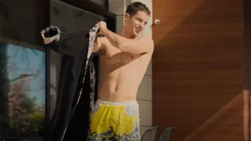 Danny Miami Traje de baño para hombre usado por Patrick Blanco (Manu Ríos Fernández) como se ve en Elite (S06E03)