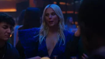 H&M The Fu­ture Plis­sé Blouse worn by Isadora (Valentina Zenere) as seen in Elite (S06E06)